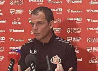Sunderland Boss Teases Exciting Transfer Window Conclusion news-10082024-160541