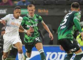 Swansea City Defeats Gillingham 3-1: Match Report and Analysis news-14082024-021410