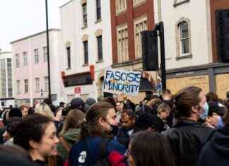 Bristol’s Victory Over Far-Right Extremism: The Debrief news-27092024-173356