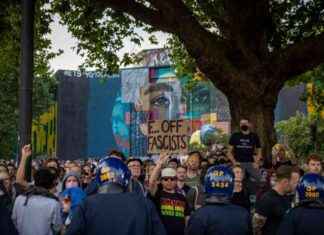 Bristol Stands Against Far Right Extremism: A Strong Community Ready to Act news-11102024-060454