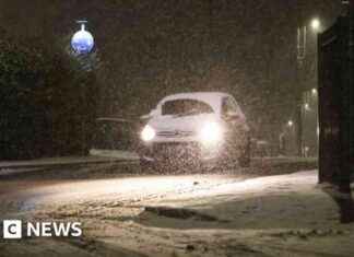 UK Snow: Amber Weather Warnings Issued for Disruption uk-snow-amber-weather-warnings-ssued-for-disruption
