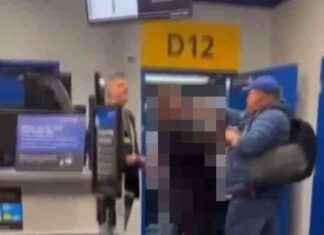 Passenger punches airline worker after yelling profanities passenger-punches-airline-worker-after-yelling-profanities