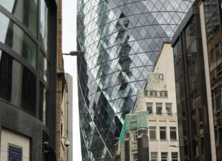 30 St Mary Axe London EC3A 8AF UK: Discover Secrets of Iconic Skyscraper