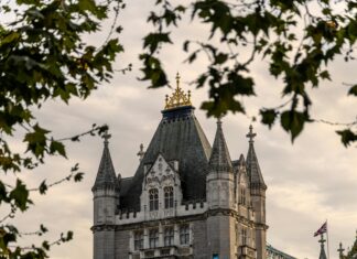Travelodge London Central Tower Bridge: Why Stay In This Iconic Spot?