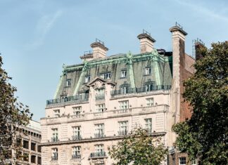 Me Hotel Strand London WC2R 1HA: Discover Luxury Stay Secrets