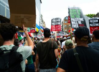 Travelodge London Central Aldgate East: Your Ideal Stay Awaits!