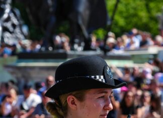 Kerrang Radio London: Discover The Ultimate Rock Experience Today!